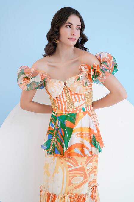 Buy_Mandira Wirk Resort_Green Chiffon Ruffles Sweetheart Neck Tropical Print Tiered Maxi Dress 