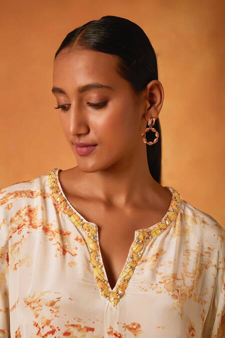 Buy_Saundh_Ivory Muslin, Silk, Cotton Satin, Organza Seraph Abstract Print Kurta Pant Set_Online_at_Aza_Fashions