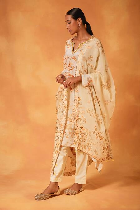 Saundh_Ivory Muslin, Silk, Cotton Satin, Organza Seraph Abstract Print Kurta Pant Set_at_Aza_Fashions