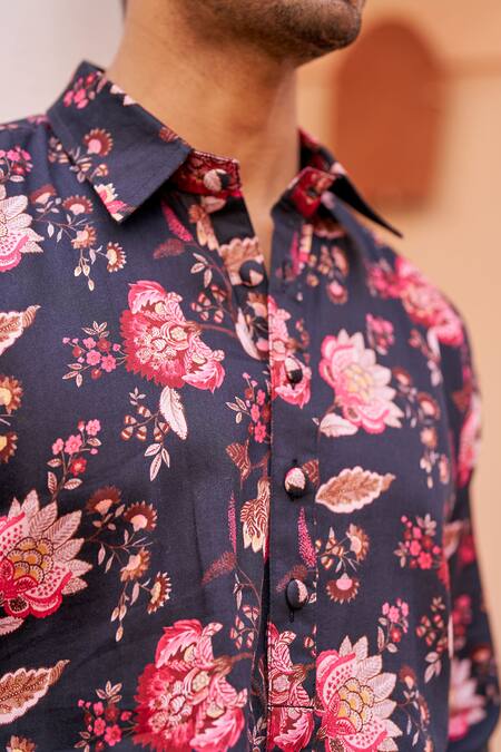 Chhavvi Aggarwal Black Chanderi Silk, Gingham, Cotton Floral Print Collared Kurta With Pant Online at Aza Fashions Chhavvi Aggarwal_Black Chanderi Silk, Gingham, Cotton Floral Print Collared Kurta With Pant _Online_at_Aza_Fashions