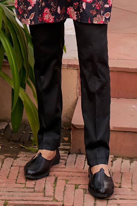 Shop Chhavvi Aggarwal Black Chanderi Silk, Gingham, Cotton Floral Print Collared Kurta With Pant Online at Aza Fashions Shop_Chhavvi Aggarwal_Black Chanderi Silk, Gingham, Cotton Floral Print Collared Kurta With Pant _Online_at_Aza_Fashions