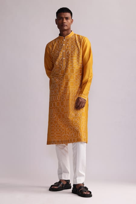 Countrymade Shadow Block Thread Embroidered Kurta & Pant Set 