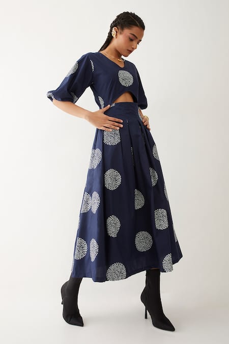 Buy Son Of A Noble Snob Blue Cotton, Poplin V-neck Becca Beans Floral Print Dress Online at Aza Fashions Buy_Son Of A Noble Snob_Blue Cotton, Poplin V-neck Becca Beans Floral Print Dress _Online_at_Aza_Fashions