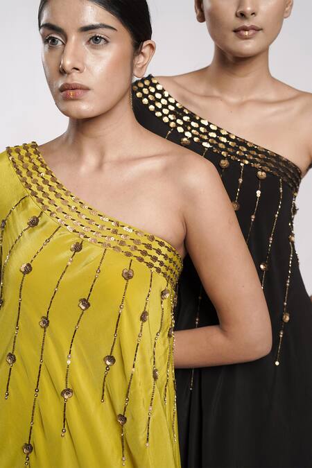 Buy_Deepika Chopra_Black Crepe Sequins, Tassels, Beads Anti-fit Hand Embroidered Flowy Dress