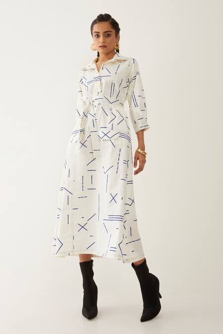 Son Of A Noble Snob_Off White Cotton Satin Collared Bonie Geometric Print Dress _Online_at_Aza_Fashions
