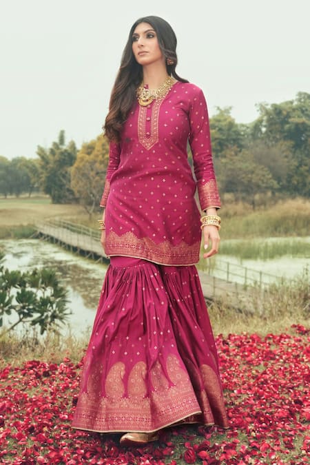 Shop Safaa Magenta Velvet Embroidery The Azeela Paisley Motifs Woven Kurta Sharara Set Online at Aza Fashions Shop_Safaa_Magenta Velvet Embroidery The Azeela Paisley Motifs Woven Kurta Sharara Set _Online_at_Aza_Fashions