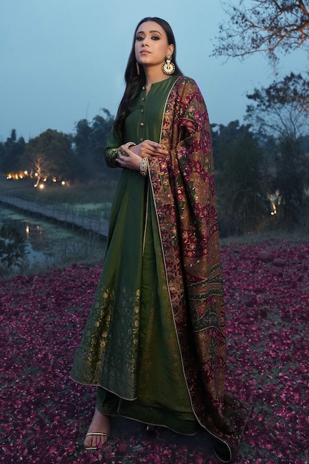 Safaa Green Vegan Silk Woven Floral Round The Duha Anarkali Set 