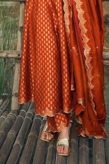 Safaa_Orange Velvet Embroidery Split V-neck The Elaya Floral Woven Anarkali Set _Online_at_Aza_Fashions