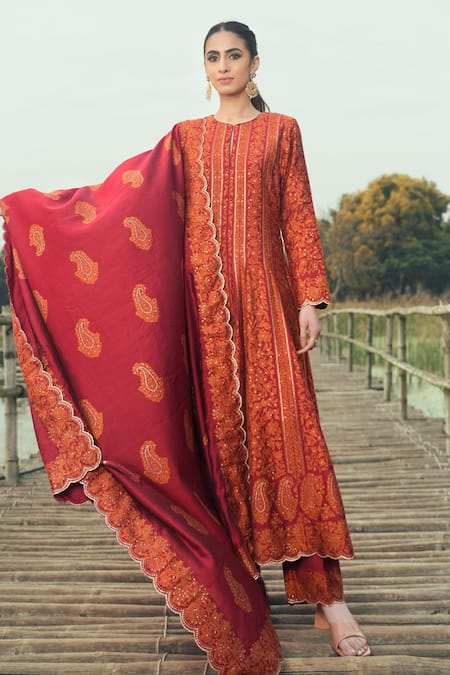 Safaa Red Vegan Silk Woven Chikankari Notched The Gulnare Anarkali Set 