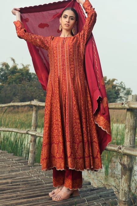 Buy Safaa Red Velour, Velvet Embroidery Mandarin The Gulnare Chikankari Woven Anarkali Set Online at Aza Fashions Buy_Safaa_Red Velour, Velvet Embroidery Mandarin The Gulnare Chikankari Woven Anarkali Set _Online_at_Aza_Fashions