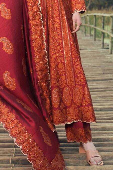 Safaa Red Velour, Velvet Embroidery Mandarin The Gulnare Chikankari Woven Anarkali Set at Aza Fashions Safaa_Red Velour, Velvet Embroidery Mandarin The Gulnare Chikankari Woven Anarkali Set _at_Aza_Fashions