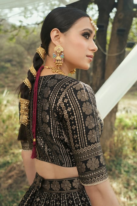 Safaa_Black Velvet Embroidery V-neck The Heera Floral Woven Lehenga Set _at_Aza_Fashions