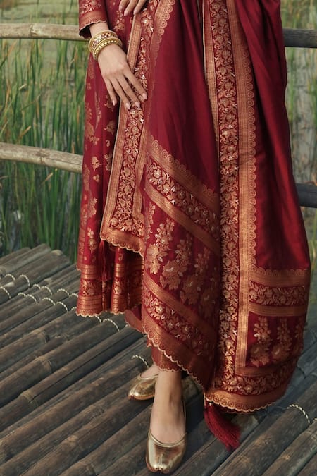 Buy_Safaa_Red Velvet, Velour Embroidery V-neck The Selah Floral Woven Anarkali Set _Online_at_Aza_Fashions