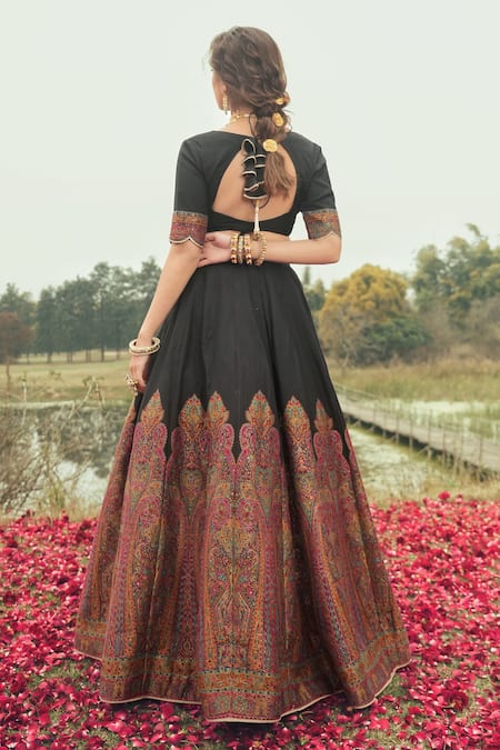 Safaa The Ulfat Floral Woven Lehenga Set 