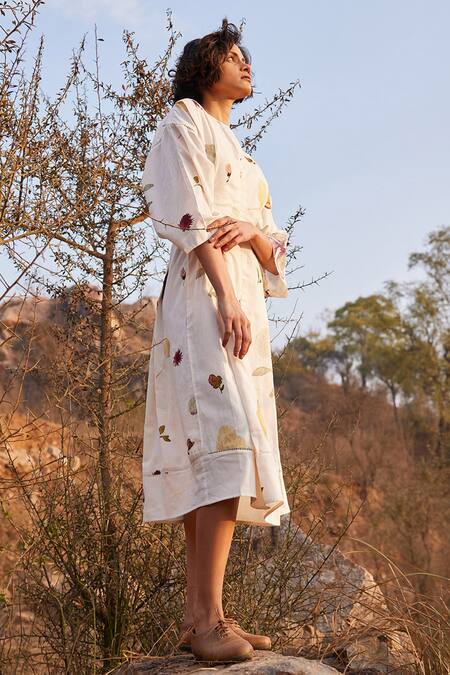 Buy_Kharakapas_Off White Cotton Embroidery Bandeau Neck Aangan Floral Print Dress 