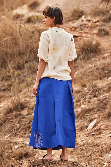 Shop_Kharakapas_Off White Cotton Embroidery Collared Brie Floral Print Shirt _at_Aza_Fashions