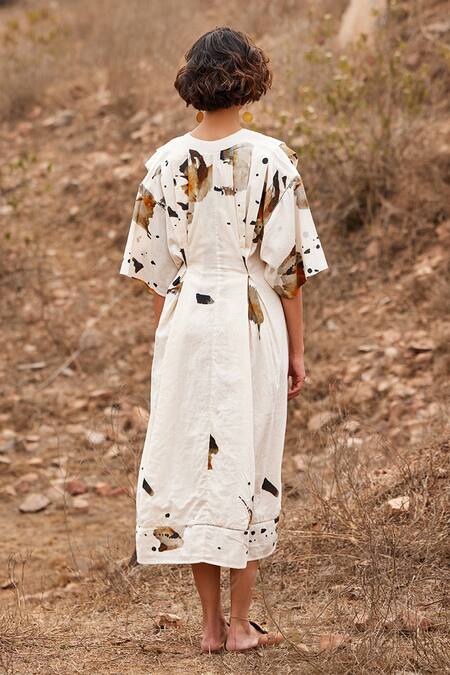 Shop_Kharakapas_Off White Cotton Lace Split V-neck Bahariya Splatter Print Dress _at_Aza_Fashions