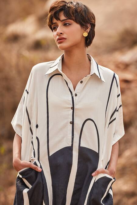 Shop_Kharakapas_Off White Cotton Collared Agave Cactus Print Kaftan _Online_at_Aza_Fashions