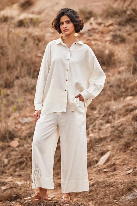 Kharakapas Off White Linen Solid Collar Heer Shirt And Pant Co-ord Set 