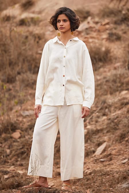 Shop_Kharakapas_Off White Linen Collared Heer Shirt And Pant Co-ord Set _at_Aza_Fashions