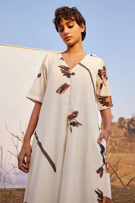 Shop_Kharakapas_Off White Cotton V-neck Ghironi Bird Print Jumpsuit _Online_at_Aza_Fashions
