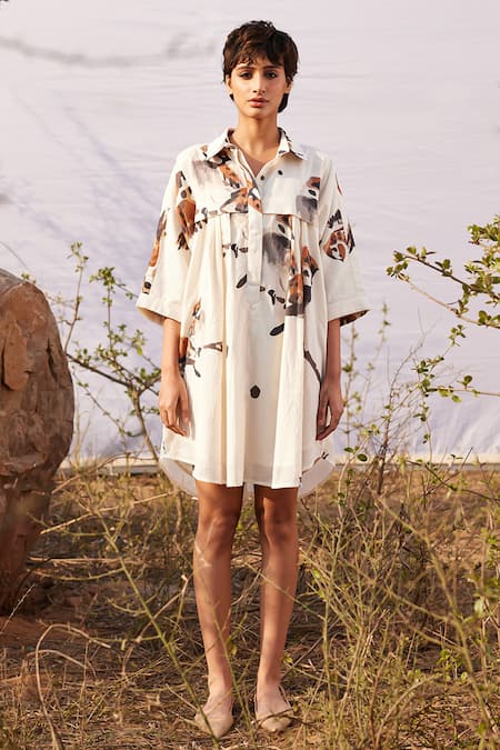 Kharakapas Off White Cotton Mul Printed Abstract Bird Collar Panchi Shirt Dress 