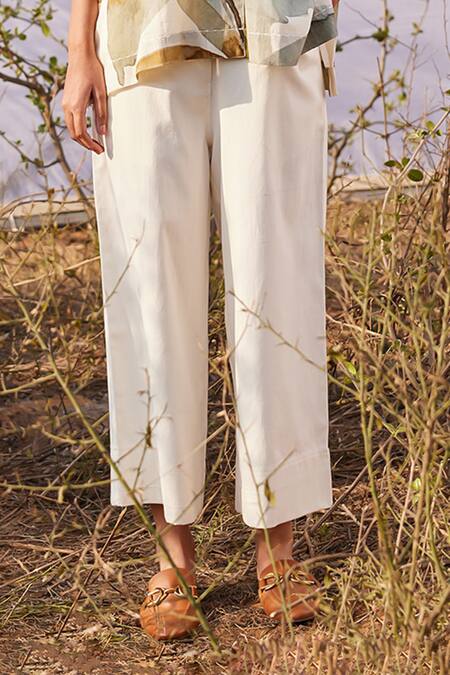 Kharakapas Off White Cotton Shawl Neck Verdure Floral Print Shirt And Pant Set Online at Aza Fashions Kharakapas_Off White Cotton Shawl Neck Verdure Floral Print Shirt And Pant Set _Online_at_Aza_Fashions