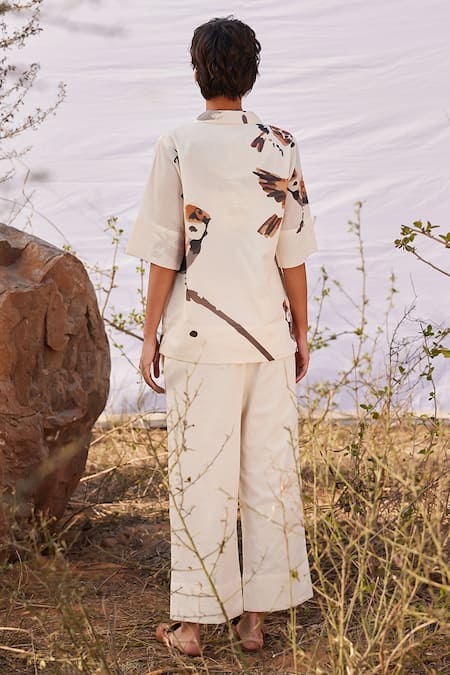 Shop_Kharakapas_Off White Cotton Collared Chidiya Print Shirt And Pant Set _at_Aza_Fashions