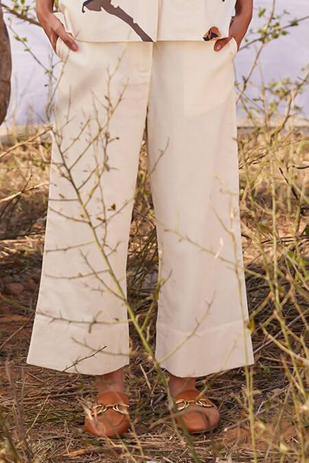 Kharakapas Off White Cotton Collared Chidiya Print Shirt And Pant Set Online at Aza Fashions Kharakapas_Off White Cotton Collared Chidiya Print Shirt And Pant Set _Online_at_Aza_Fashions