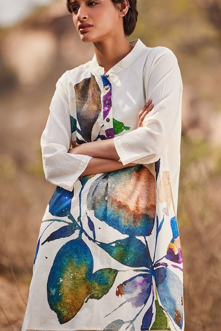 Shop_Kharakapas_Off White Cotton Embroidery Mandarin Collar Vann Floral Print Kurta And Pant Set _Online_at_Aza_Fashions