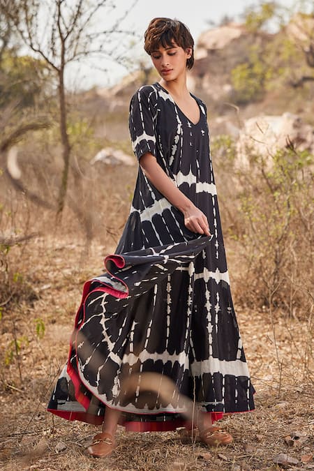 Kharakapas_Black Cotton Asymmetric Kala Shahad Shibori Pattern Dress _Online_at_Aza_Fashions