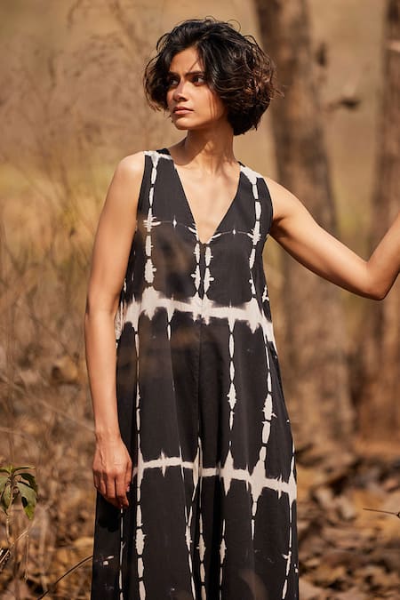 Shop_Kharakapas_Black Cotton V-neck Forest Shibori Pattern Jumpsuit _Online_at_Aza_Fashions