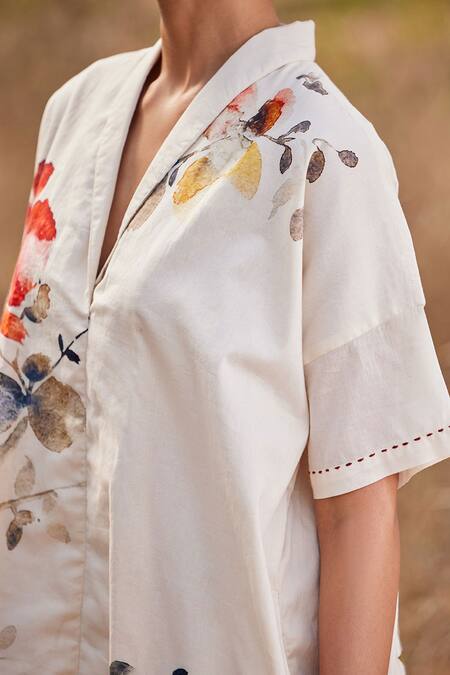 Kharakapas_Off White Cotton Embroidery Collared Sino Floral Print Dress _at_Aza_Fashions