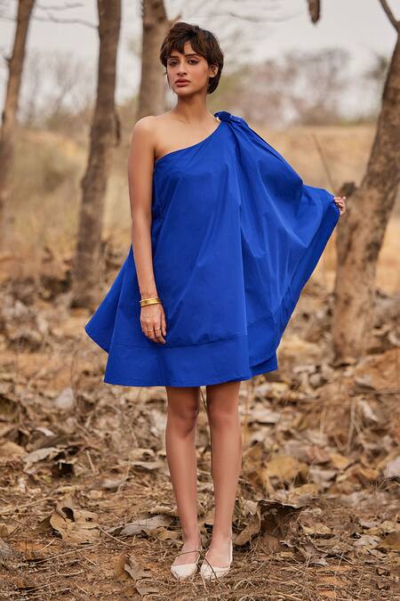 Kharakapas_Blue Cotton Asymmetric Mojito One Shoulder Dress _Online_at_Aza_Fashions