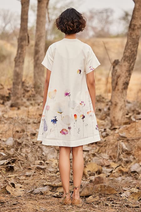 Shop_Kharakapas_Off White Cotton Collared Hortensia Floral Print Dress _at_Aza_Fashions