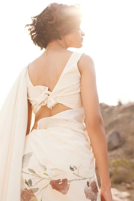 Shop_Kharakapas_Off White Cotton Champa Floral Print Saree _at_Aza_Fashions