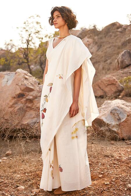 Kharakapas_Off White Cotton Embroidery Ketaki Mul Saree _Online_at_Aza_Fashions