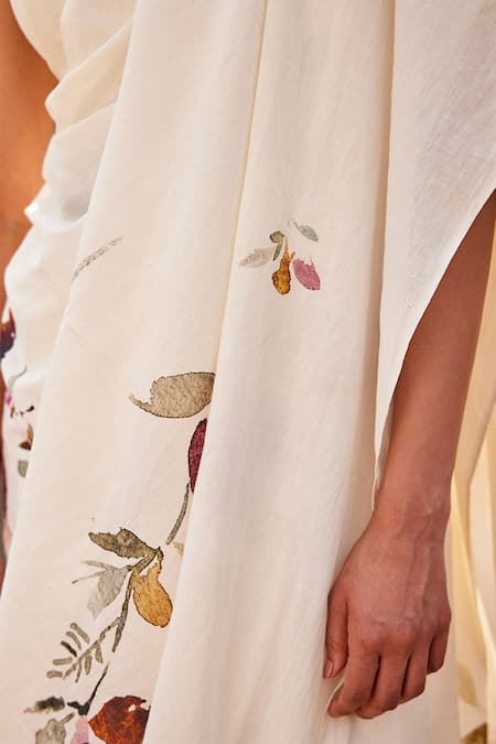Buy_Kharakapas_Off White Cotton Embroidery Ketaki Mul Saree _Online_at_Aza_Fashions