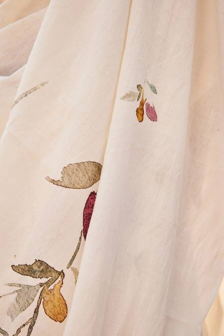 Shop_Kharakapas_Off White Cotton Embroidery Ketaki Mul Saree _Online_at_Aza_Fashions