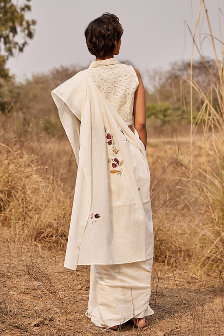 Shop_Kharakapas_Off White Cotton Embroidery Jui Schiffli Work Blouse _at_Aza_Fashions