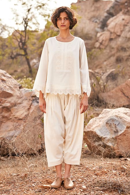 Buy_Kharakapas_Off White Cotton Embroidery Round Neck Shuchi Mul Top _Online_at_Aza_Fashions