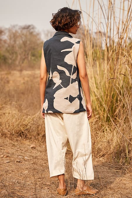 Shop_Kharakapas_Black Cotton Collared Abstract Print Waistcoat Top _at_Aza_Fashions