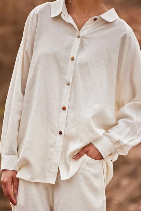 Shop_Kharakapas_Off White Linen Collared Heer Shirt _Online_at_Aza_Fashions