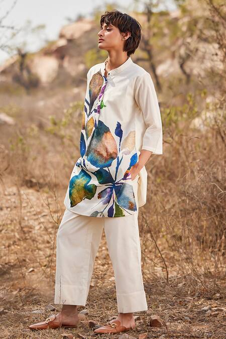 Kharakapas_Off White Cotton Mandarin Collar Vann Printed Mul Kurta _Online_at_Aza_Fashions