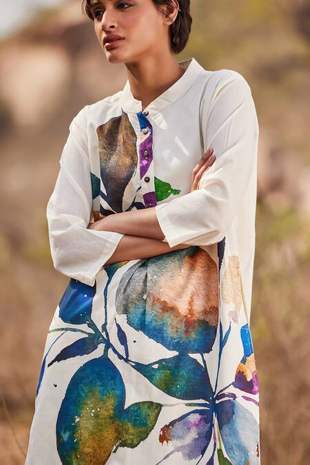 Shop_Kharakapas_Off White Cotton Mandarin Collar Vann Printed Mul Kurta _Online_at_Aza_Fashions