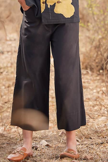 Buy_Kharakapas_Black Cotton Coturnix Straight Pant _Online_at_Aza_Fashions