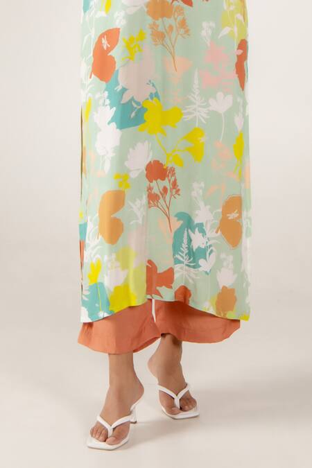 Aroop Shop India_Green Cotton, Silk V-neck Posy Holly Floral Print Kurta And Pant Set _Online_at_Aza_Fashions