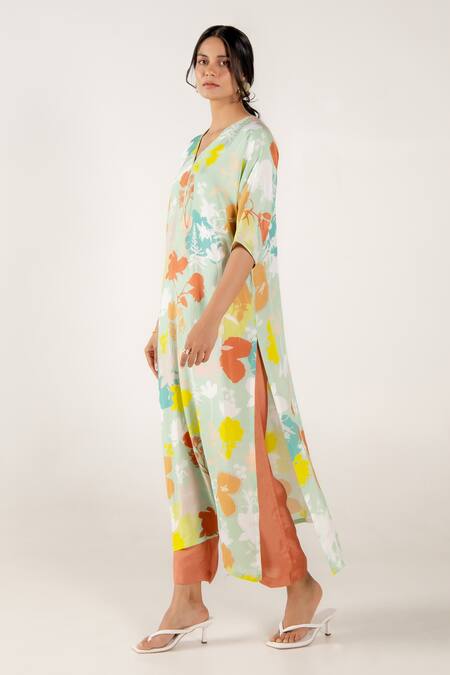 Buy_Aroop Shop India_Green Cotton, Silk V-neck Posy Holly Floral Print Kurta And Pant Set _Online_at_Aza_Fashions
