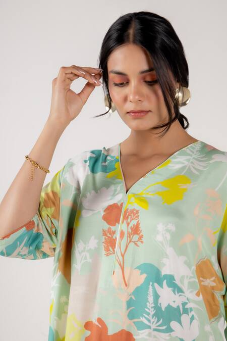 Aroop Shop India_Green Cotton, Silk V-neck Posy Holly Floral Print Kurta And Pant Set _at_Aza_Fashions