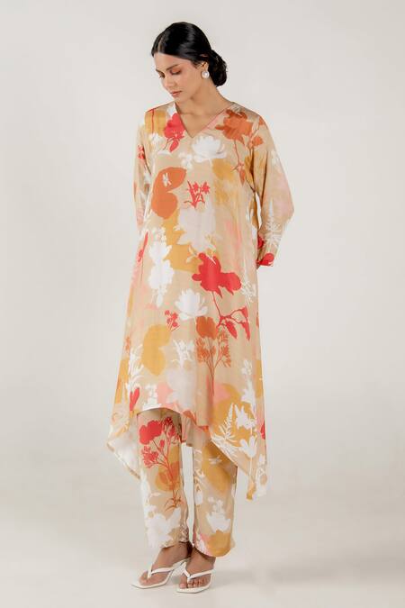 Aroop Shop India Beige Cotton, Silk V-neck Cecile Printed Kurta And Pant Set Online at Aza Fashions Aroop Shop India_Beige Cotton, Silk V-neck Cecile Printed Kurta And Pant Set _Online_at_Aza_Fashions